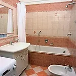 & Royal Standard Отель Прага