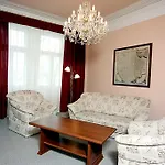 Отель & Royal Standard