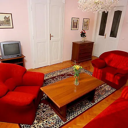 & Royal Standard 3* Prague