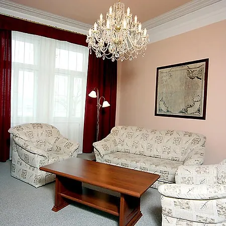 Отель & Royal Standard