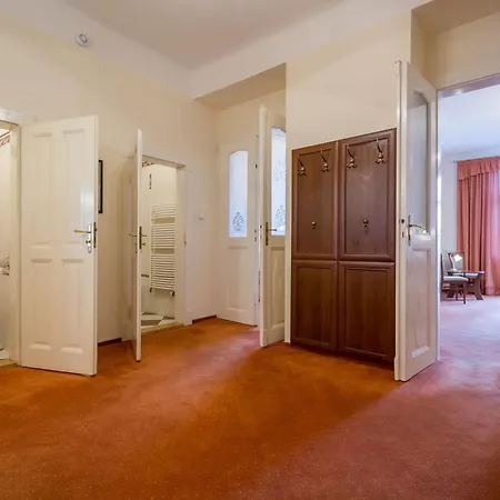 & Royal Standard Hotell 3*