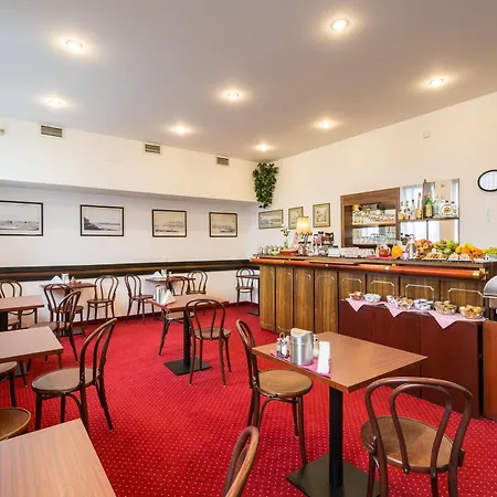 & Royal Standard Hotell 3*