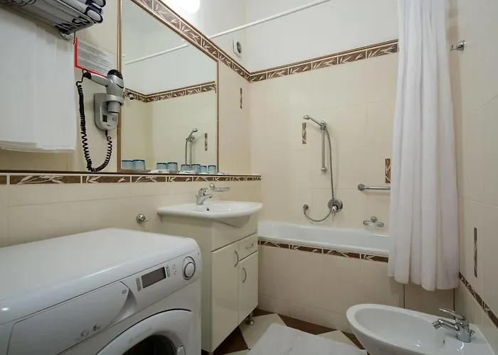 Hotel & Royal Standard 3*