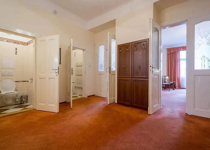 & Royal Standard Hotel 3*