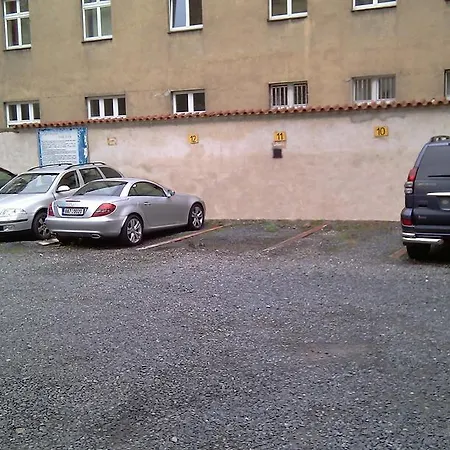 & Royal Standard Отель Прага