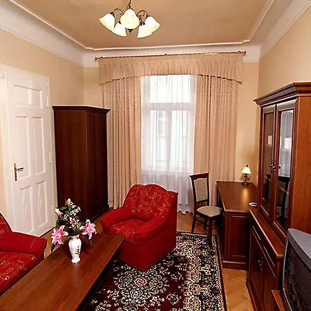 & Royal Standard Отель
