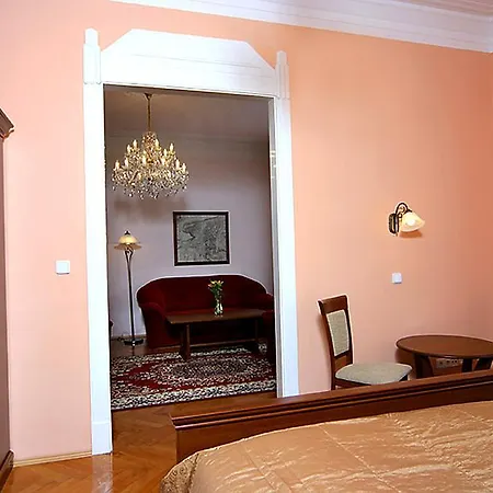 & Royal Standard Отель Прага