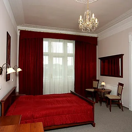 Отель & Royal Standard